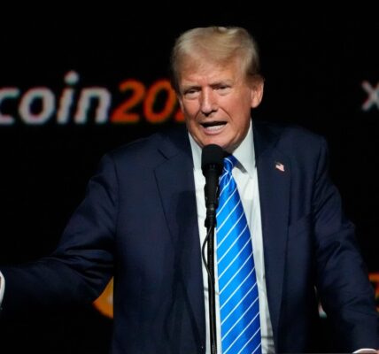 Bitcoin approaches first weekly decline since Donald Trump's victory, Fed policy dampens optimism