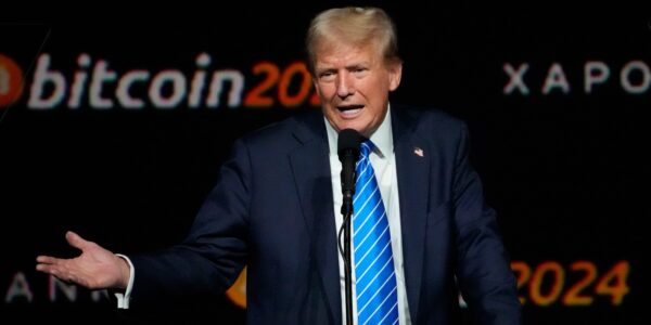 Bitcoin approaches first weekly decline since Donald Trump's victory, Fed policy dampens optimism