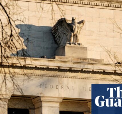 Wall Street falls sharply as Fed indicates fewer rate cuts in 2025 to fight inflation | Federal Reserve