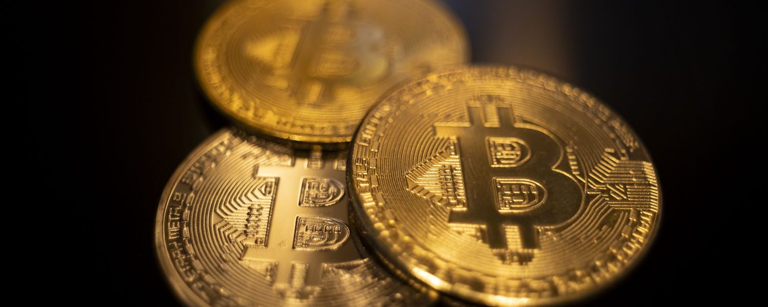 Bitcoin Tumbles As Positive Job Market Numbers Dim Hopes for Rate Cuts