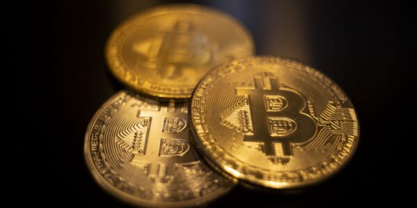 Bitcoin Tumbles As Positive Job Market Numbers Dim Hopes for Rate Cuts