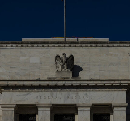 Rate-Cut Decision Was Narrow, Fed Minutes Show