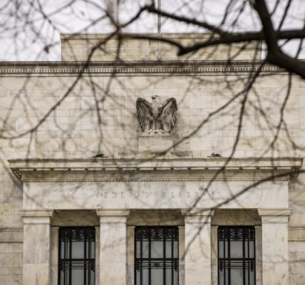 US Federal Reserve Officials Signal Interest Rates Likely On Hold For A While